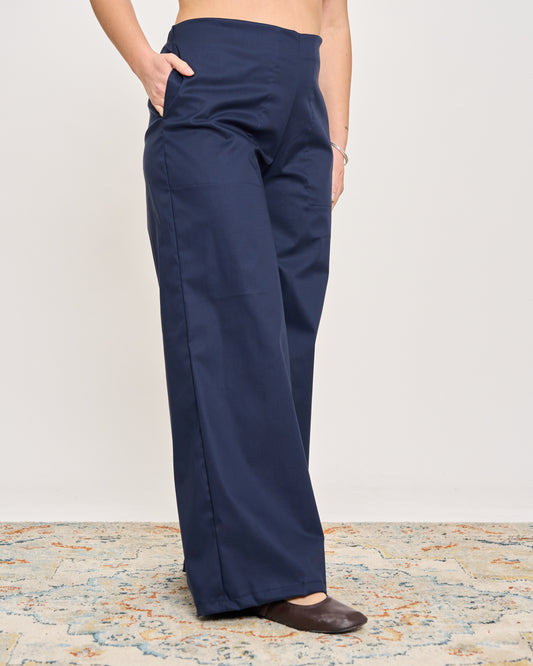 Pantalone a Zampa in Cotone Stretch