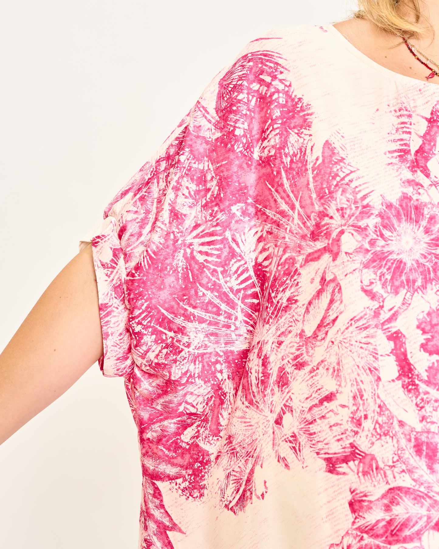 Blusa in Viscosa Stampata con Manica Calata