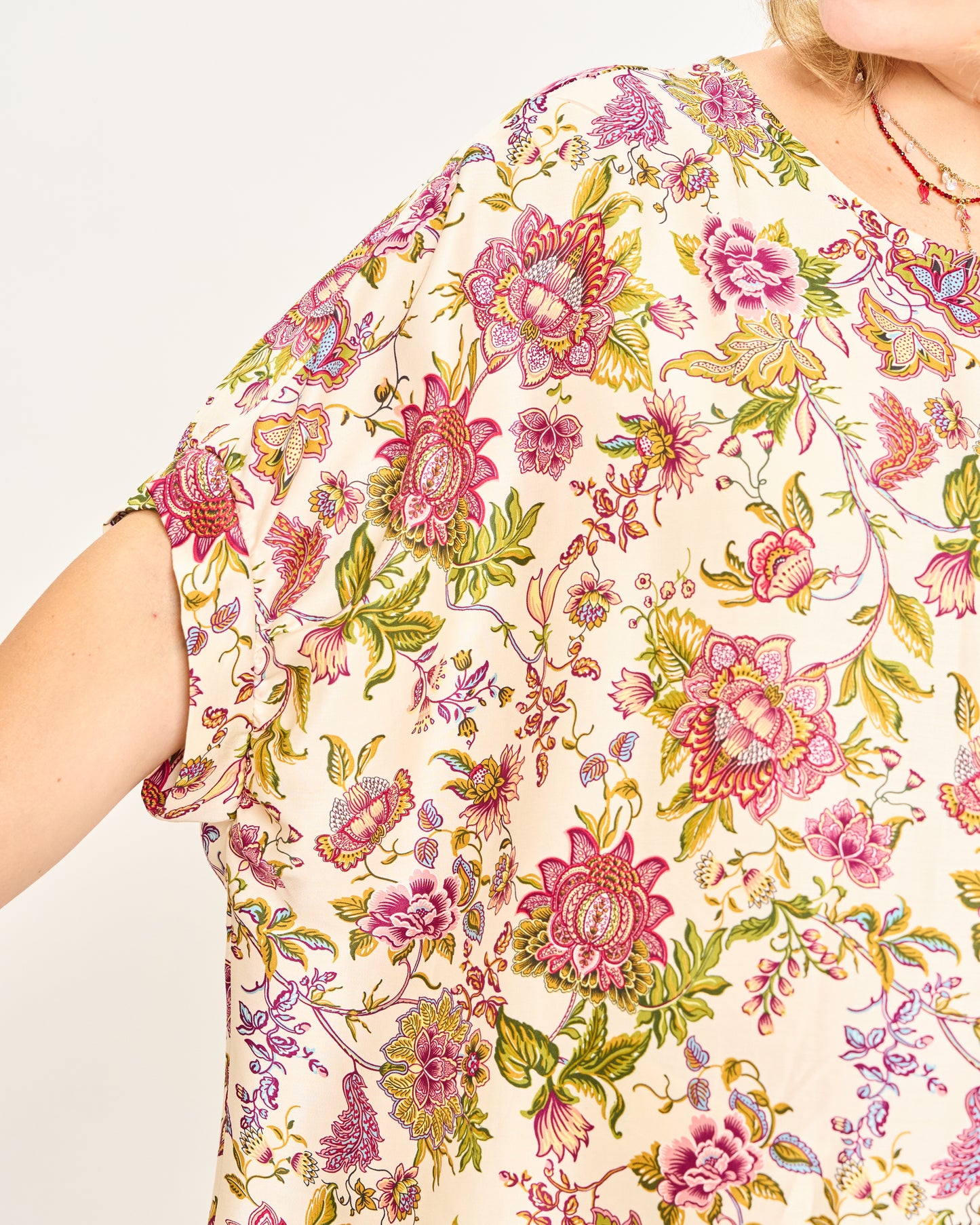 Blusa in Viscosa Stampata con Manica Calata