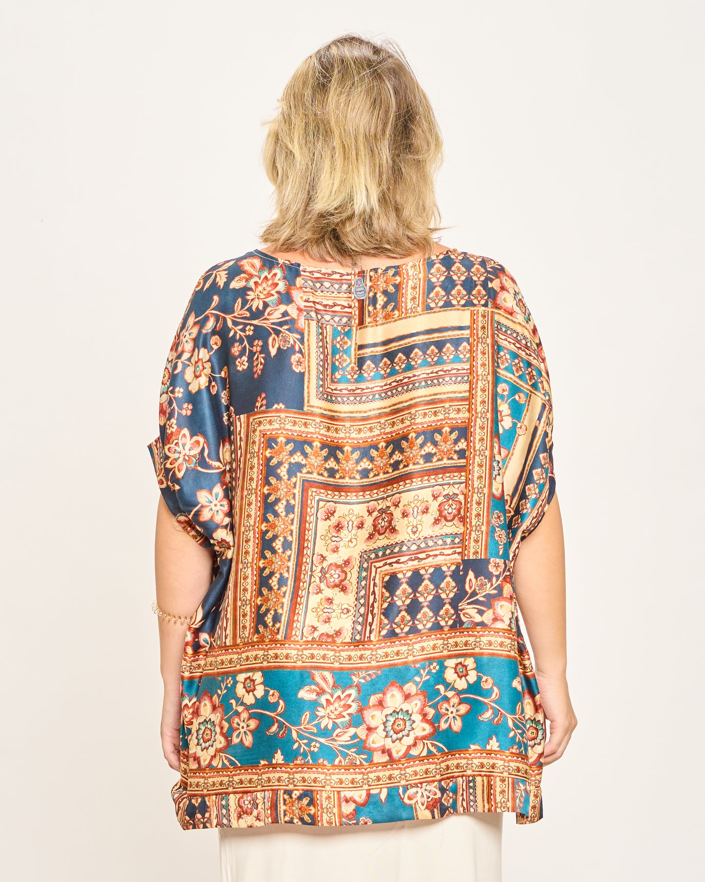 Blusa in Viscosa Stampata con Manica Calata