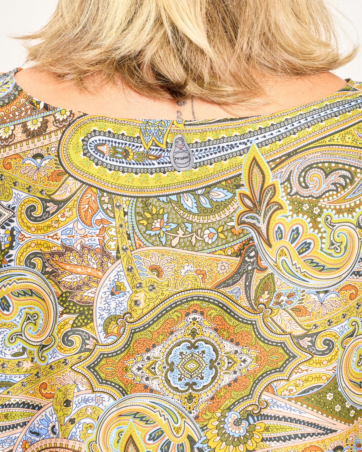 Blusa in Viscosa Stampata con Manica Calata