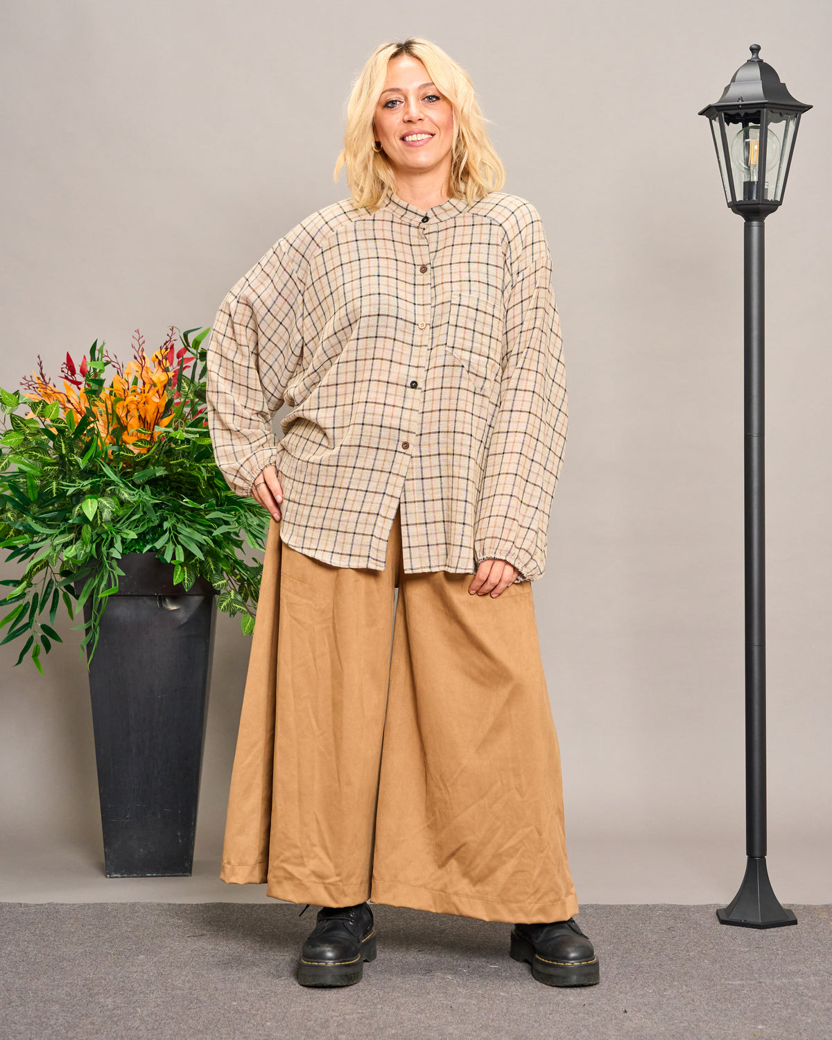 Oversized Cropped Plaid Shirt