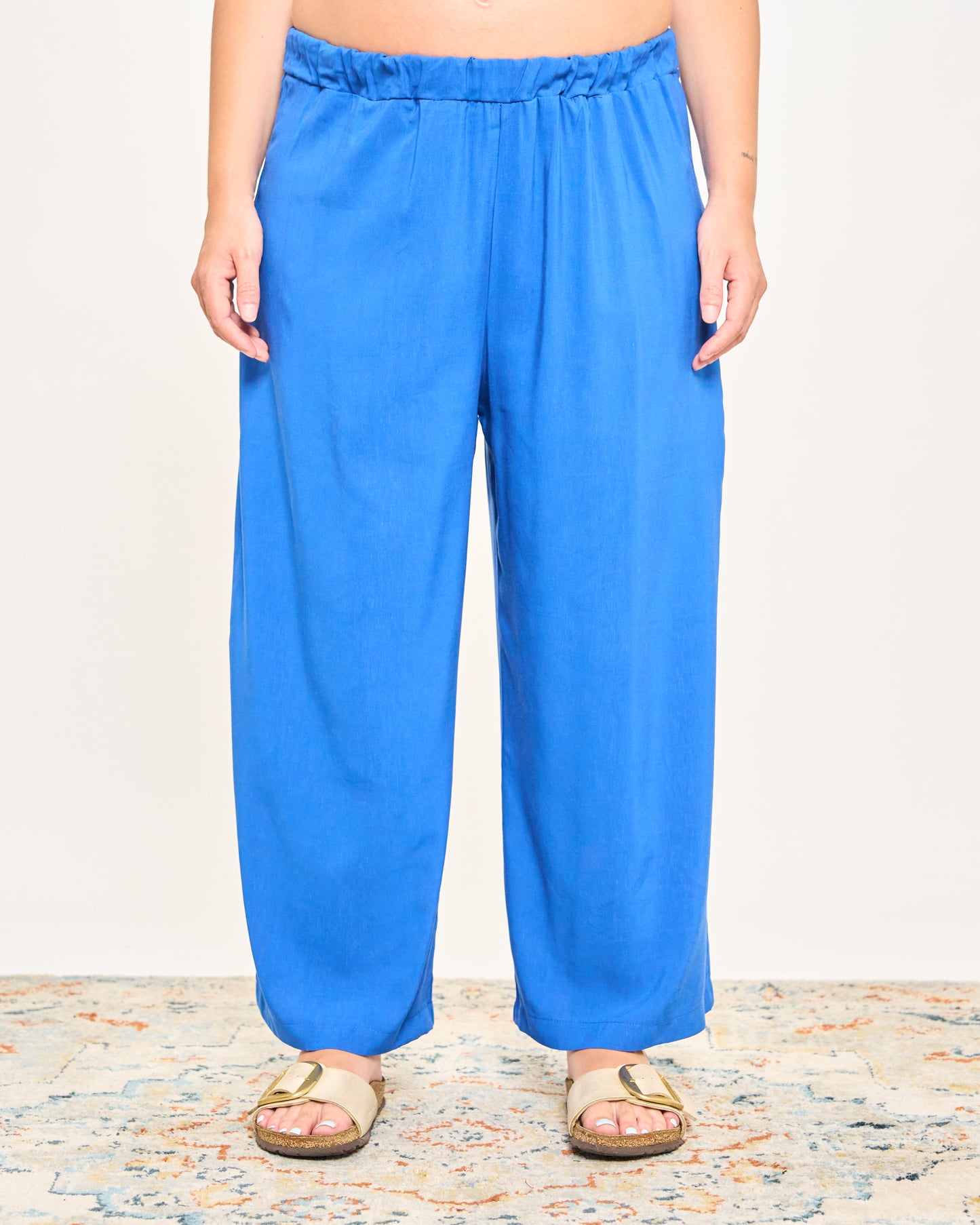 Solid Color Linen Blend Crop Trousers