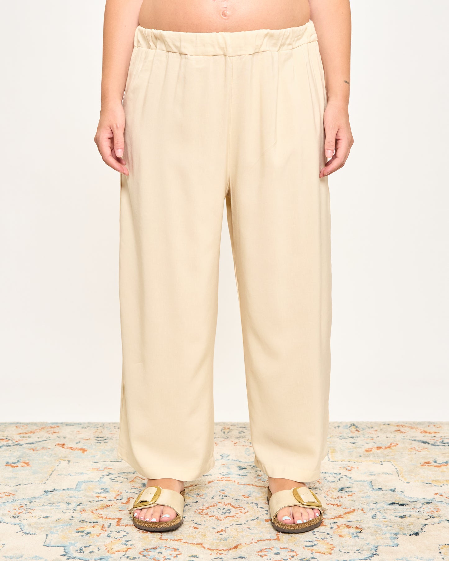 Solid Color Linen Blend Crop Trousers