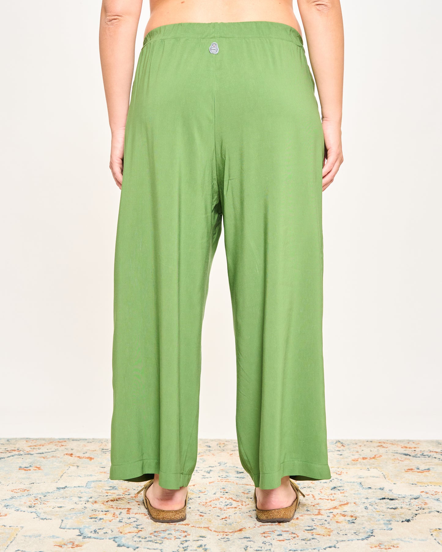 Solid Color Linen Blend Crop Trousers