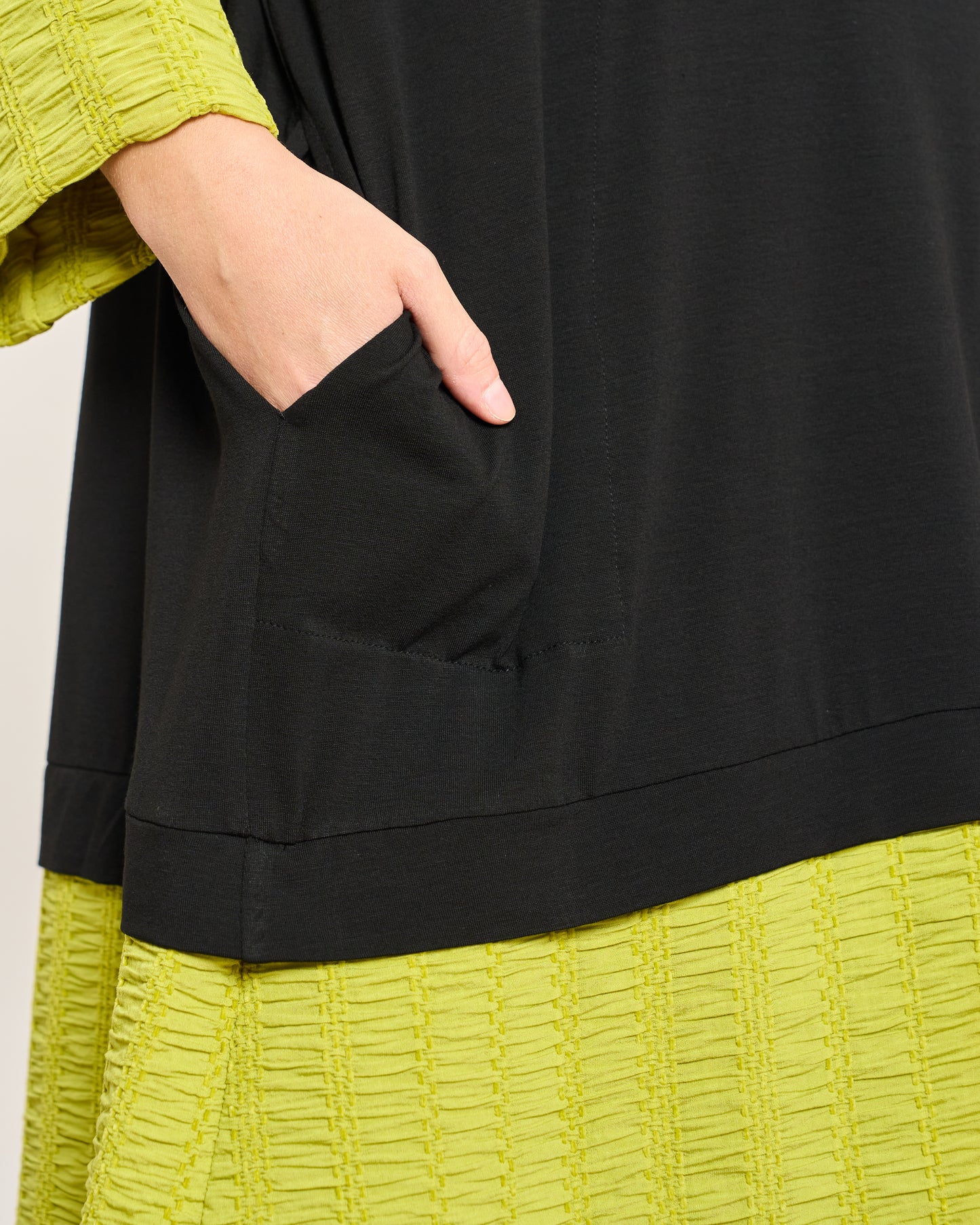 Maxi Maglia con Applicazioni Goffrate